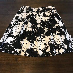 Cleo black & white part linen floral skirt-Size 12